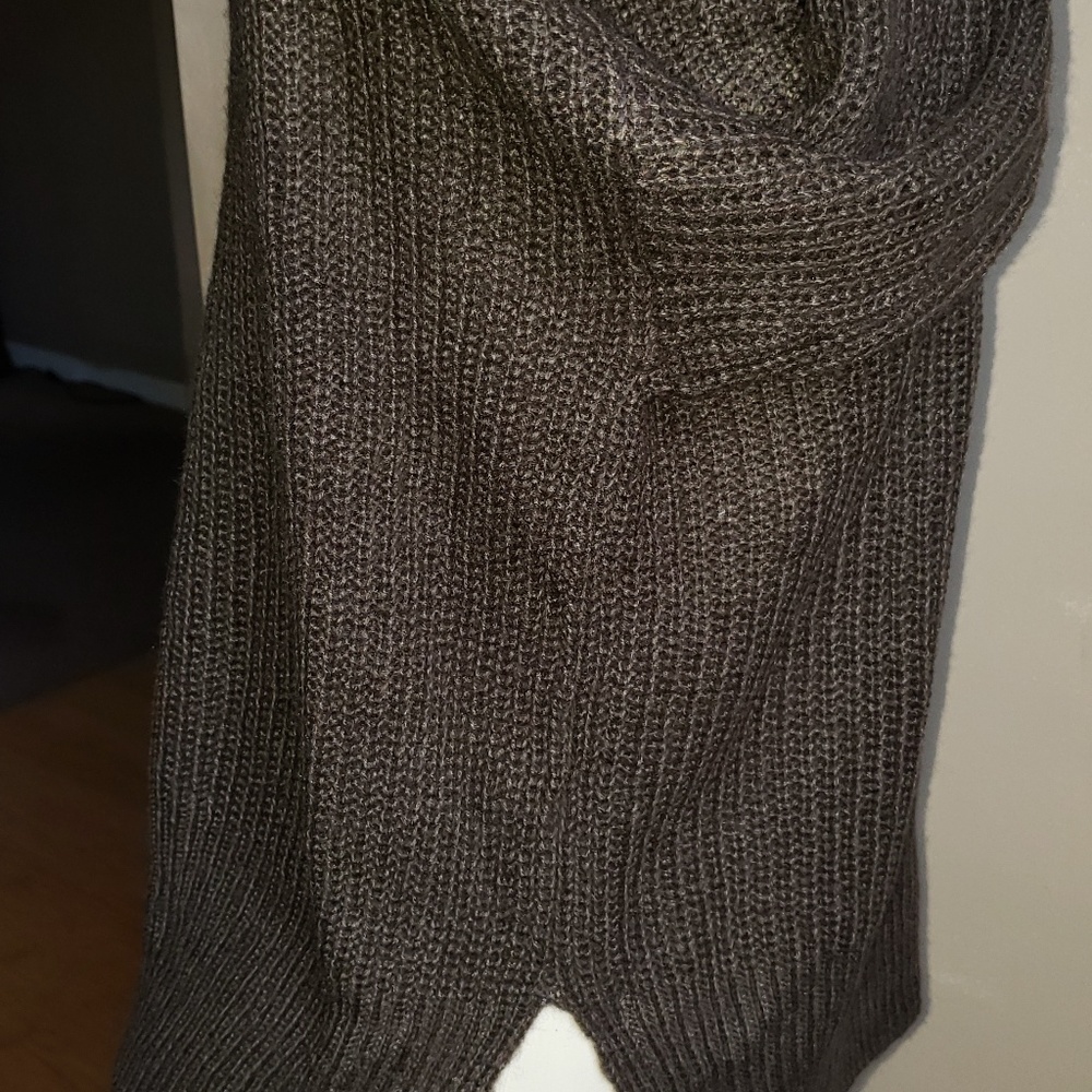 Sweater - Picture 2 of 4